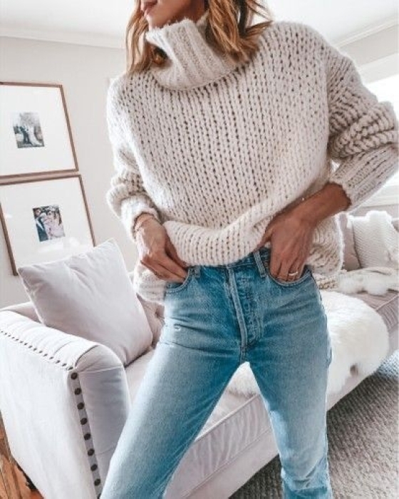 Всегда в моде: 5 стильных сочетаний с джинсами для женщин любого возраста (ФОТО) - фото №18