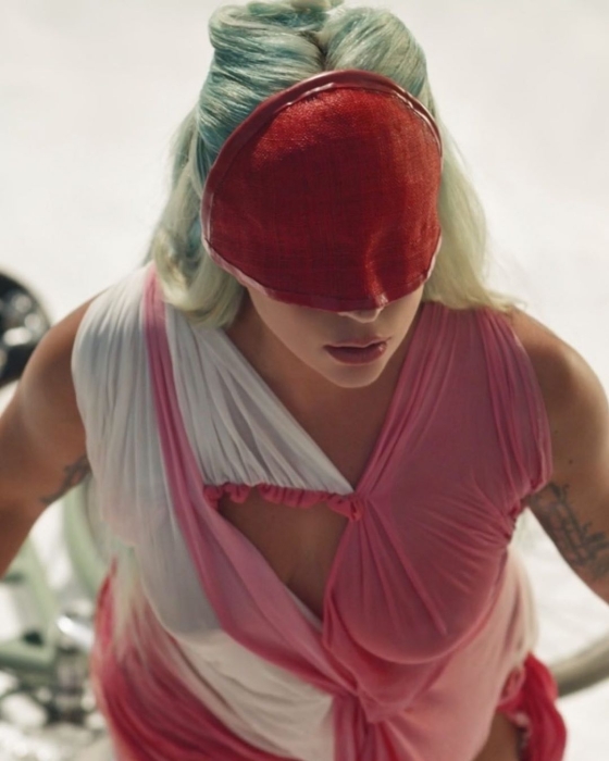 Леди Гага снимок с клипа "911"