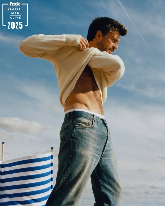 Актор Джонатан Бейлі з серіалу "Бріджертони" очолив рейтинг People як найсексуальніший чоловік світу