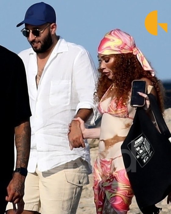 Вінні Гарлоу показала фігуру в бікіні - нові фото моделі