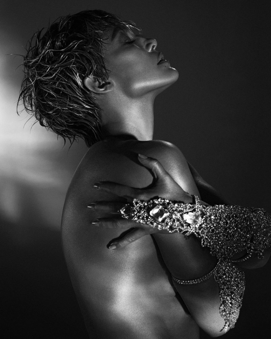 Дженнифер Лопес с короткой стрижкой снялась для обложки глянца (ФОТО) - фото №2