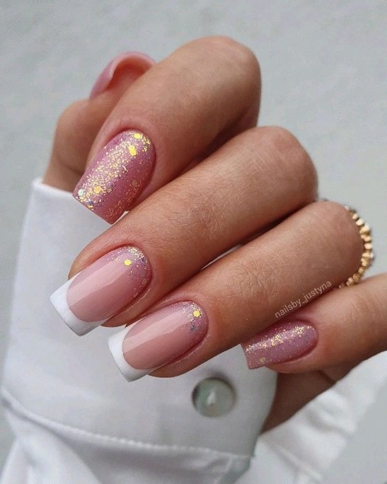 Модный маникюр для учительницы на 1 сентября