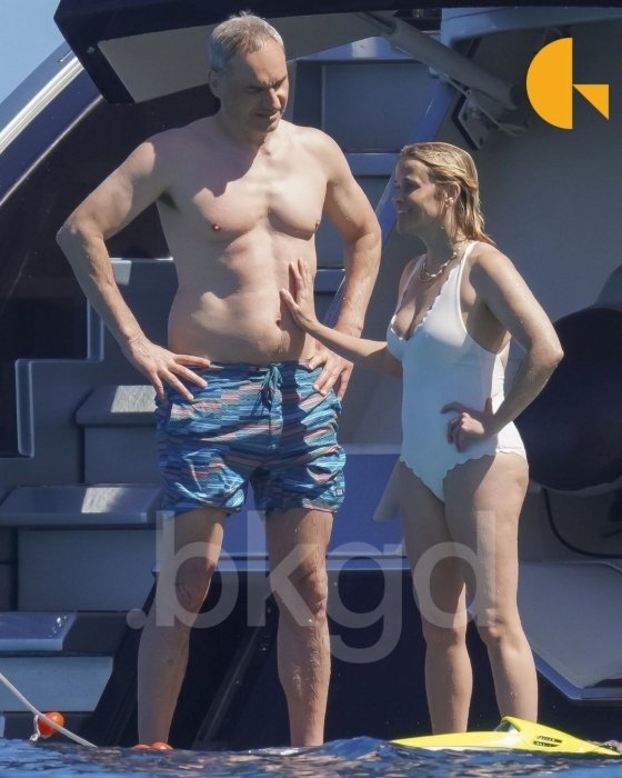 Різ Візерспун заскочили з новим коханим - свіжі фото пари