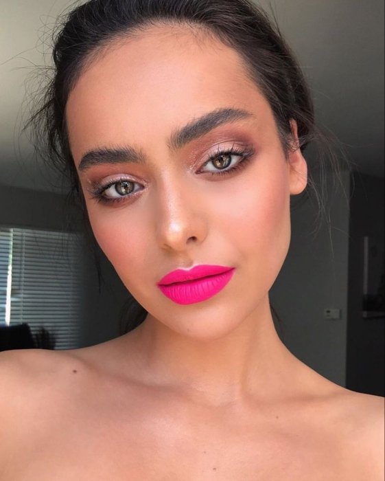 Рожева помада, фото