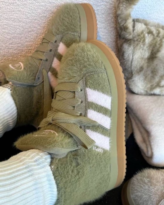 Меховая обувь Adidas — фото