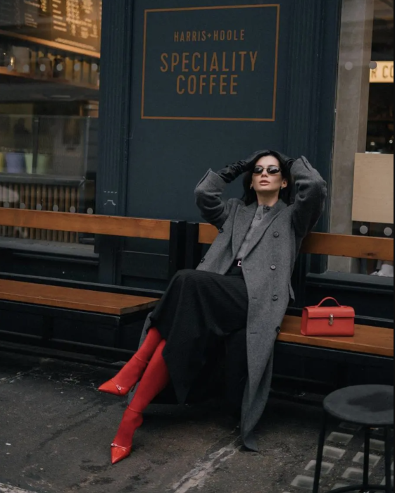 Червоні панчохи — супертренд, який у 2024 році будуть носити усі модниці (ФОТО) - фото №6