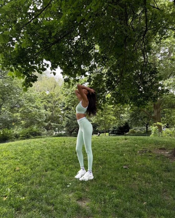 Жизель Олівейра показала струнку та підтягнуту фігуру у спортивному одязі