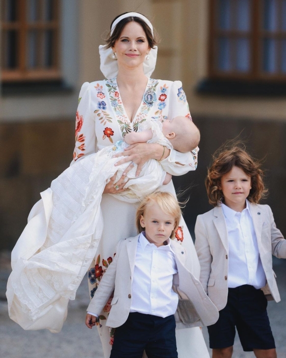 Шведский принц Карл-Филипп и принцесса София крестили 4-месячного сына (ФОТО) - фото №2