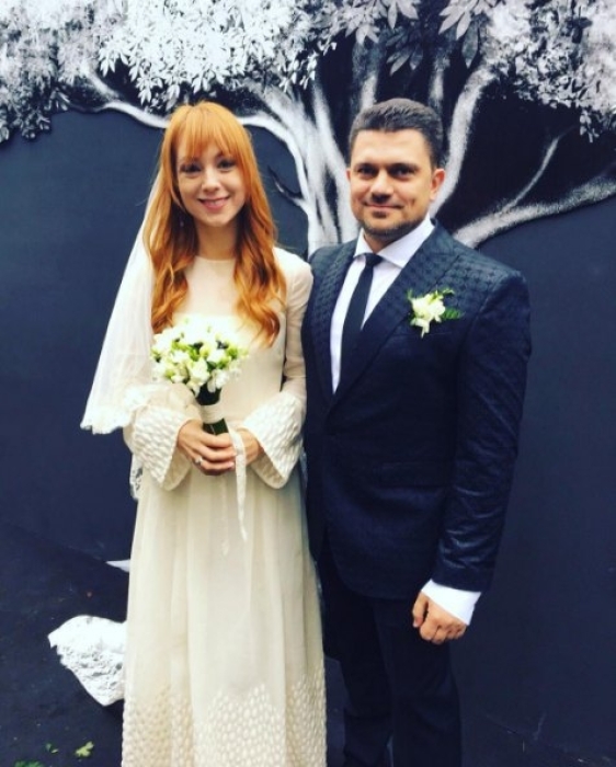 Самые яркие свадебные платья украинских звезд (ФОТО) - фото №18