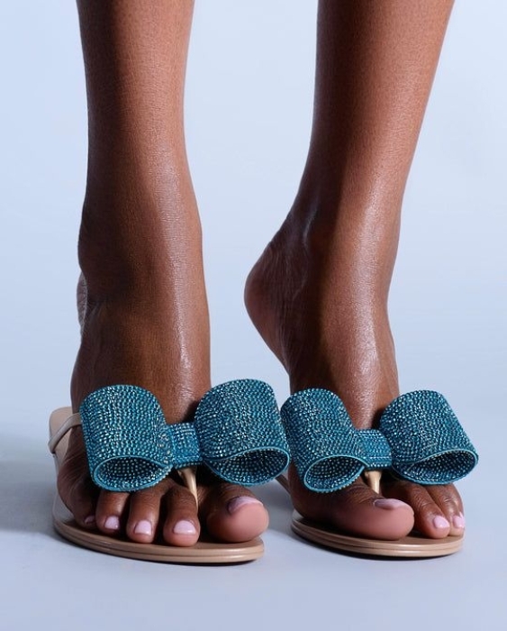 Гламурные ножки: ТОП-3 самой обольстительной обуви на июль 2023 (ФОТО) - фото №15