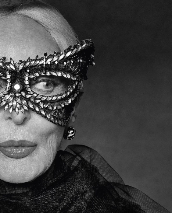 Старейшая в мире супермодель Кармен Делл'Орефиче в последний раз украсила обложку Vogue - фото №3