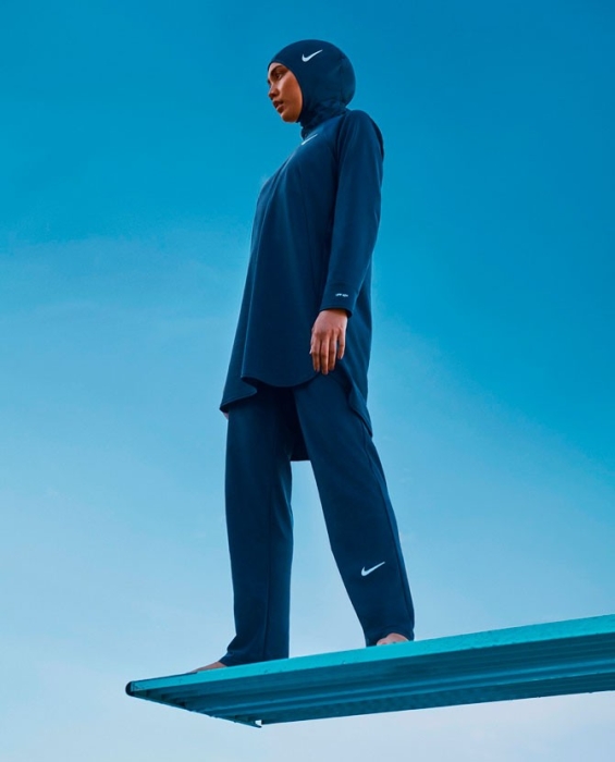 Для мусульманок: Nike выпускает коллекцию купальников-хиджабов, полностью покрывающих тело - фото №5