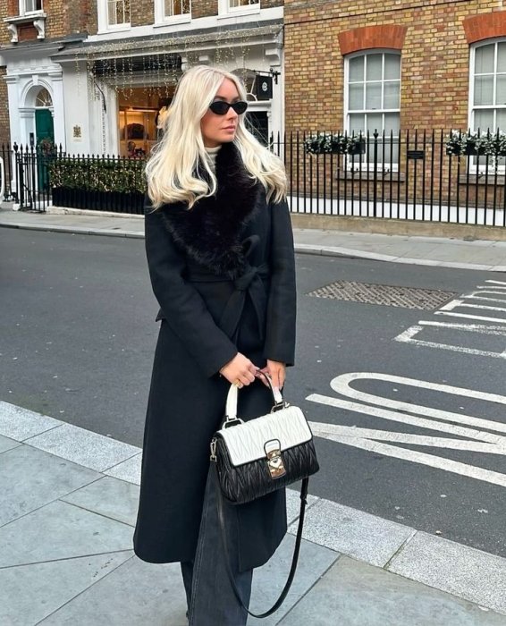 Пальто з хутряним коміром, фото