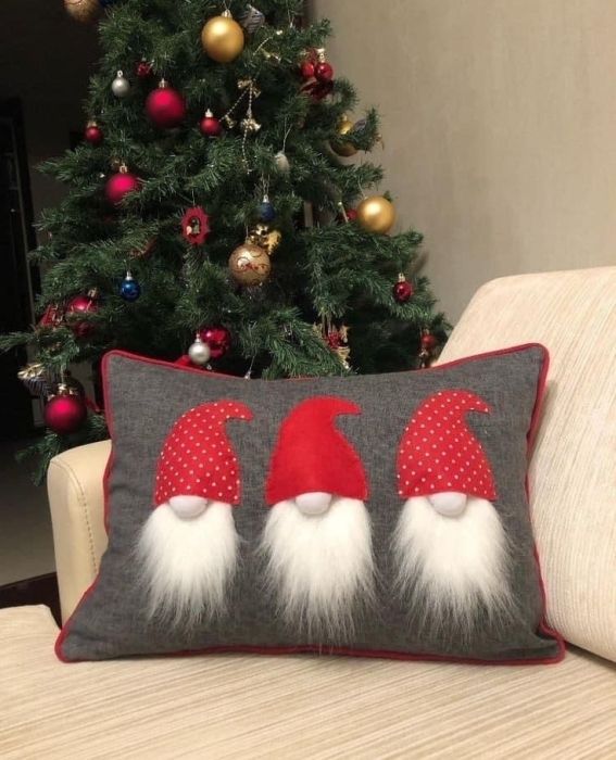 По-новогоднему мягко: модные праздничные подушки для вашего интерьера (ФОТО) - фото №8