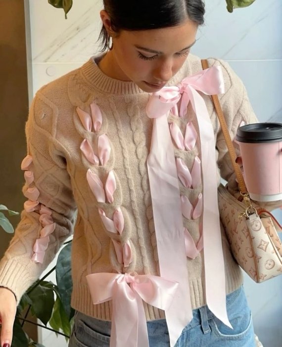 Модный образ со свитером - фото