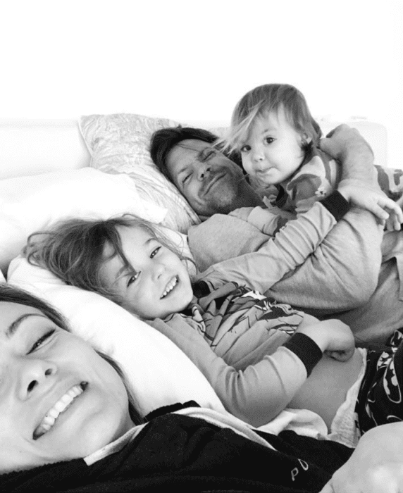 Олівія Вайлд, Джейсон Судейкіс та діти, фото