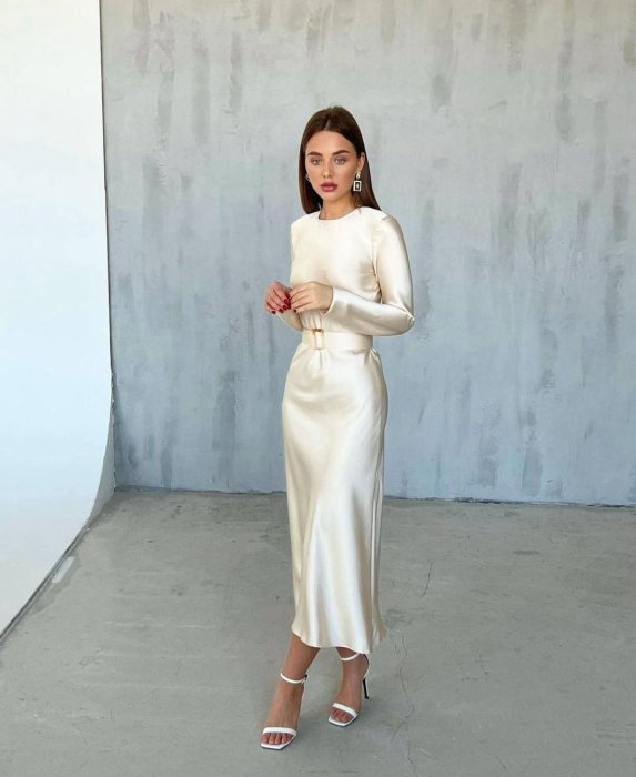 Стильные образы на Новый год 2026 с платьем, фото