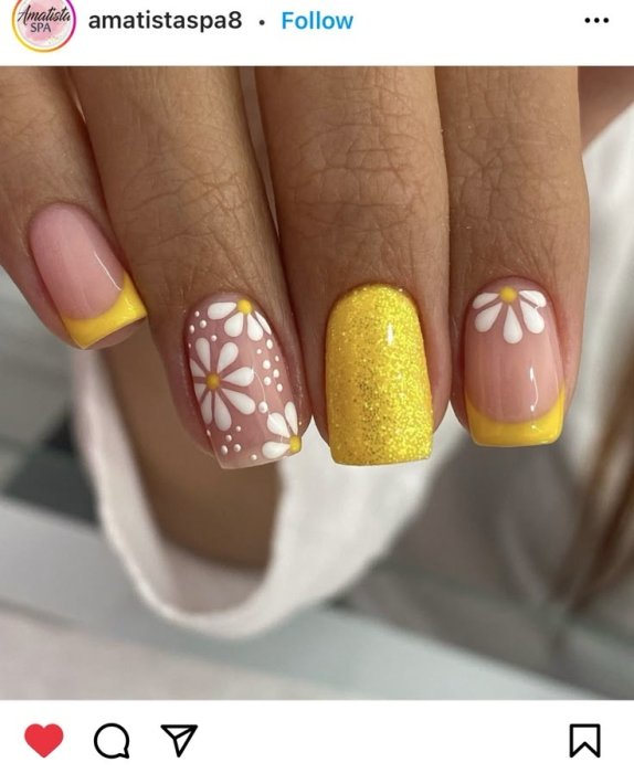 Креативный маникюр в ромашки на весну-лето