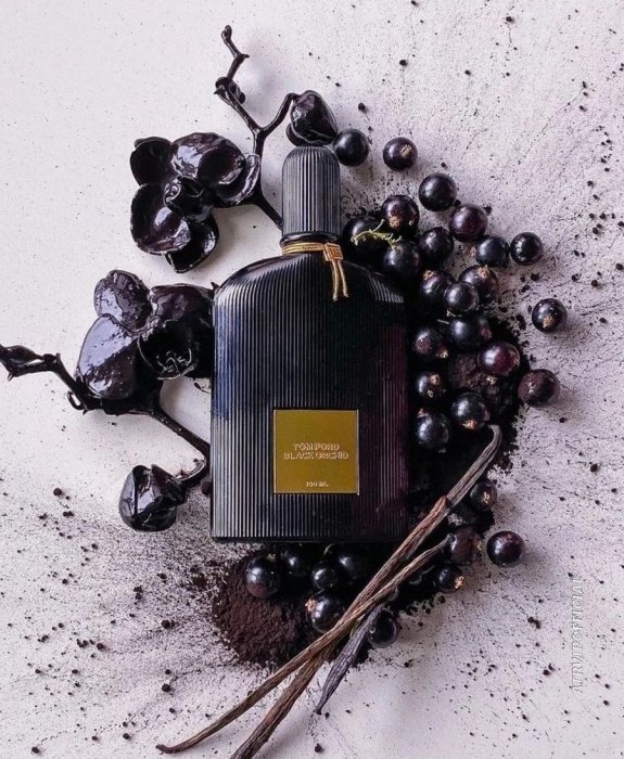 Какой парфюм подарить женщине на Новый год – 5 универсальных ароматов