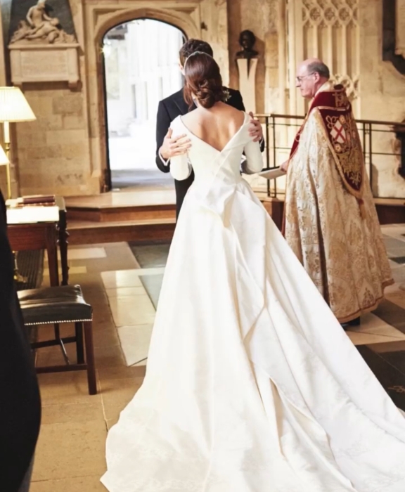 "Счастливые воспоминания": принцесса Евгения поделилась новыми снимками со своей свадьбы (ФОТО) - фото №2