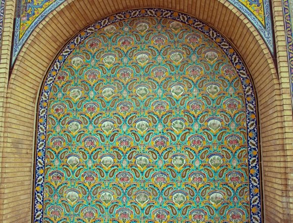 Шпалери з яскравим принтом пейслі