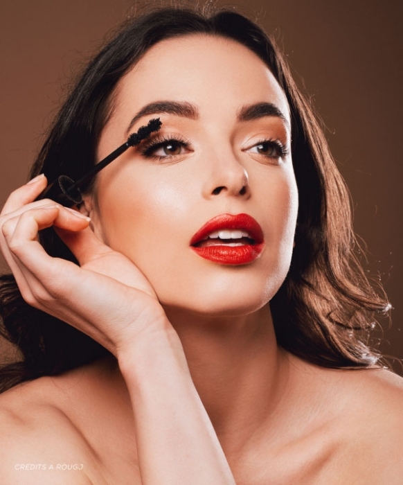 Секрет стойкости: 8 beauty-лайфхаков, которые помогут сохранить макияж на весь день - фото №2