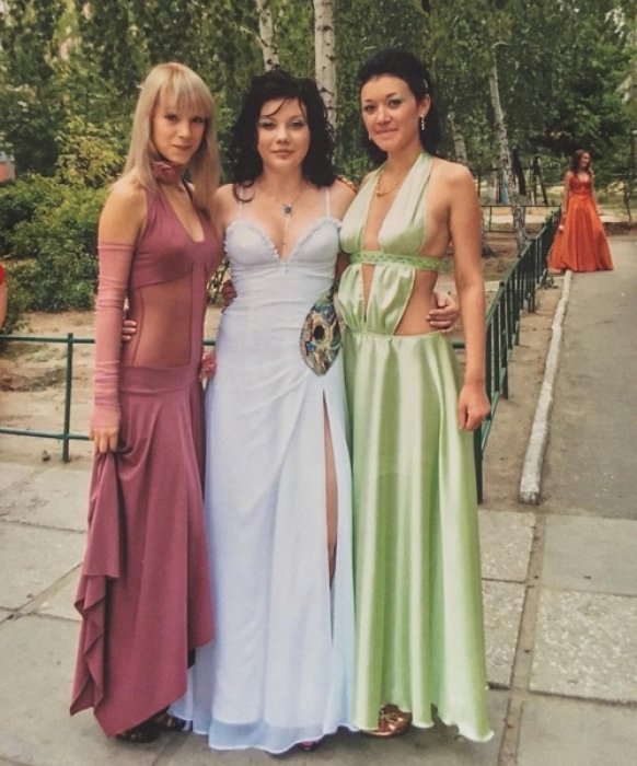 Светлана Тарабарова с одноклассницами. Фото: instagram.com/tarabarova