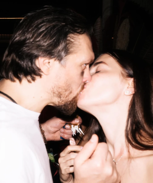 Олександр Усик і його дружина, фото