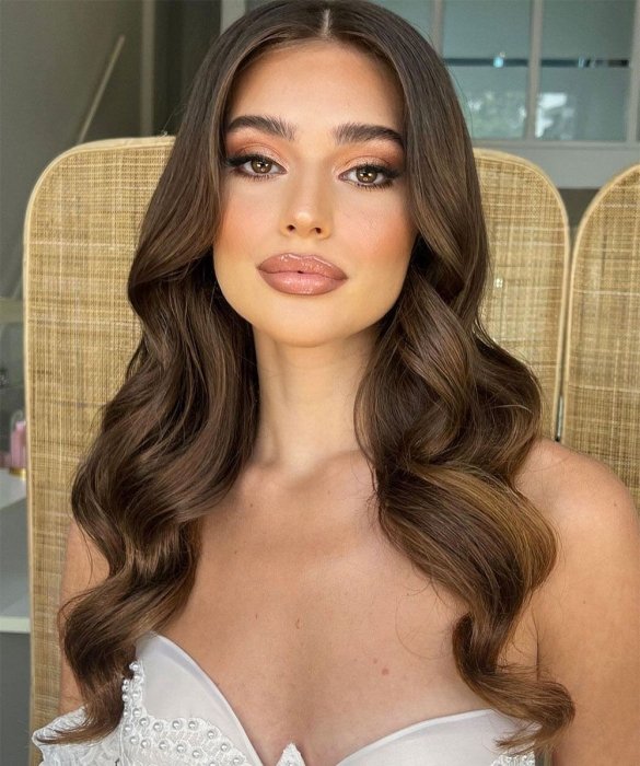 Модный макияж с эффектом загара.