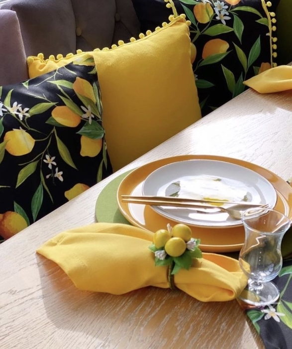Изысканно и аппетитно: как сервировать стол в желтых цветах (ФОТО) - фото №1