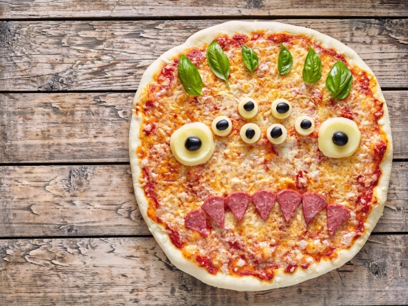 Піца для дітей у вигляді монстра