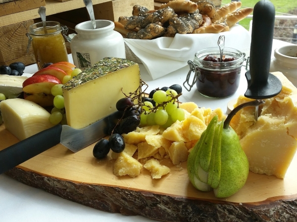 Почему при похудении сыр – это деликатес, а не основа блюда: Анита Луценко назвала важный нюанс - фото №1