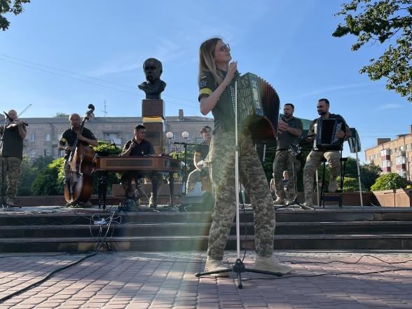 Lana Rednich (Светлана Чередниченко): выступление