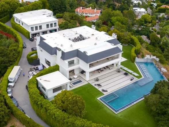 Роскошный особняк за 60 млн долларов: как выглядит новый дом Дженнифер Лопес и Бена Аффлека (ФОТО) - фото №1