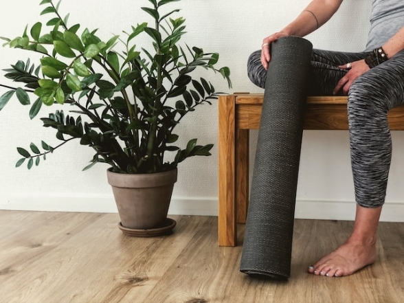 Как правильно чистить коврик для йоги