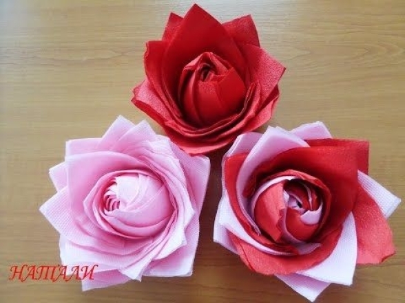 Розы, лилии и сердечки: мастер-класс, как сложить салфетку на праздничный стол (ФОТО) - фото №6