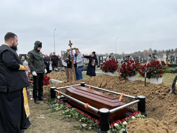 Могила Вячеслава Узелкова, фото