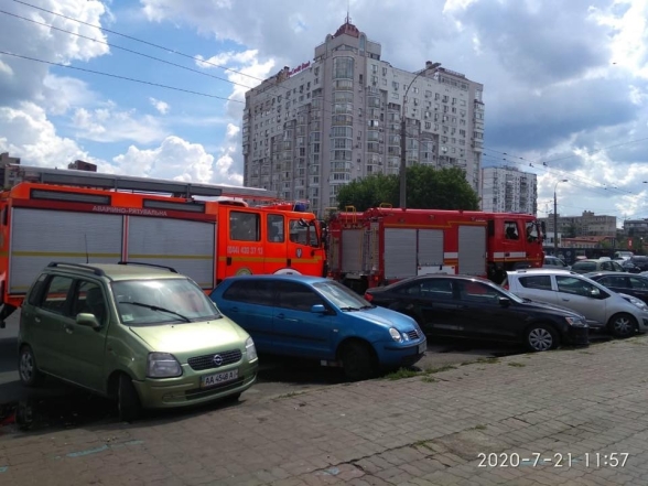 В Киеве заминировали киоски на Минском рынке: взрывчатку обезвредили - фото №1