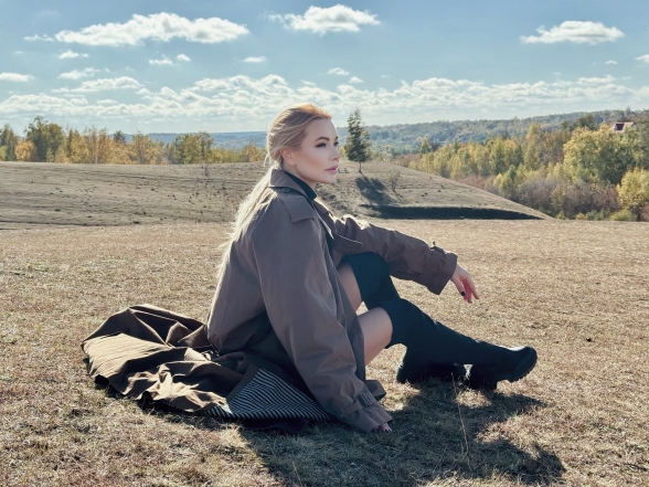 Осеннее настроение и чувства, знакомые каждому: MOROZOVA презентовала свой новый трек "Хандра" (ВИДЕО) - фото №1