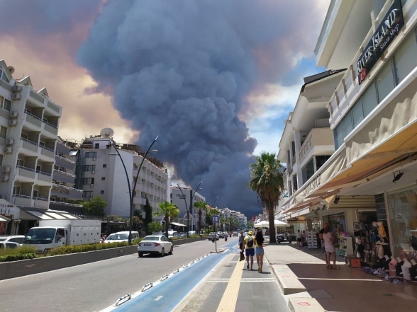 В Турции бушуют лесные пожары: погибло три человека (ФОТО) - фото №2