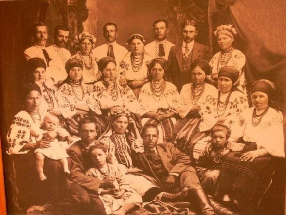 Семейное фото украинцев