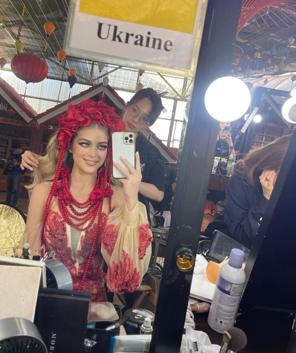 21-летняя украинка покорила зрителей конкурса "Мисс Земля" (ФОТО) - фото №1