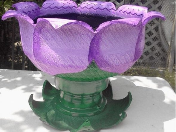 Как сделать клумбу из старых покрышек на маленьком участке