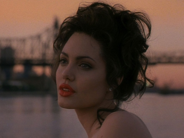 Від головної бунтарки Голлівуду – до романтичної режисерки: найкращі фільми з Анджеліною Джолі - фото №1