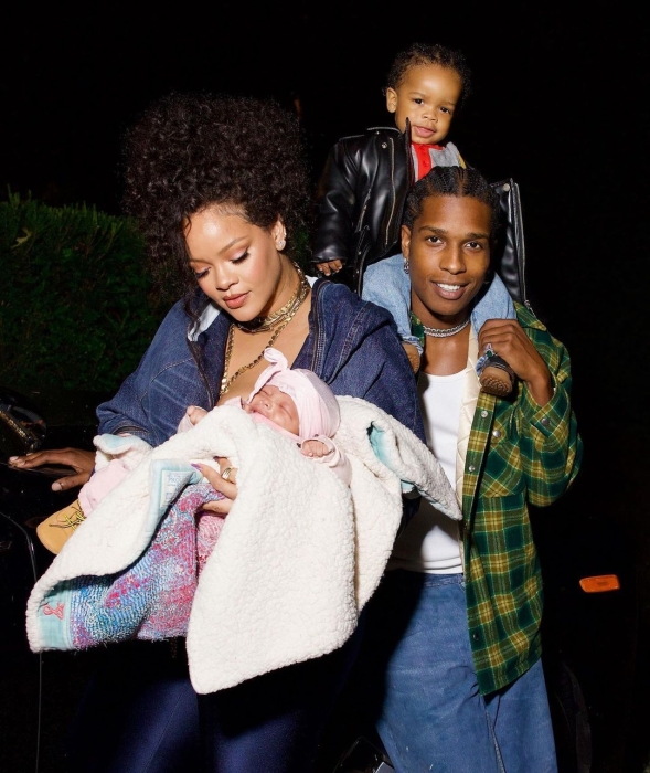 Рианна и A$AP Rocky впервые показали новорожденного сына (ФОТО) - фото №1