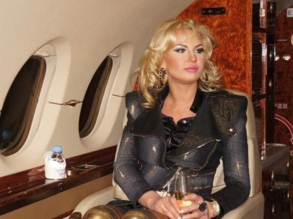 Як виглядає власний літак Камалії за 11 мільйонів доларів, фото