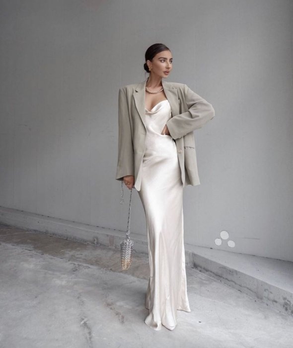 Стильные образы на Новый год 2026 с платьем, фото