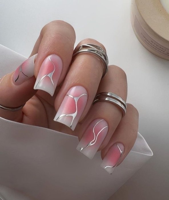 Манікюр на весну, який пасує всім