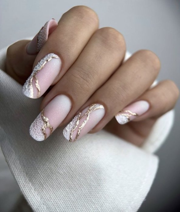 Модный и универсальный маникюр