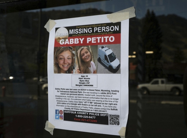 Полиция США назвала причину загадочной смерти блогера Габби Петито: ее жениха ищут уже месяц - фото №3